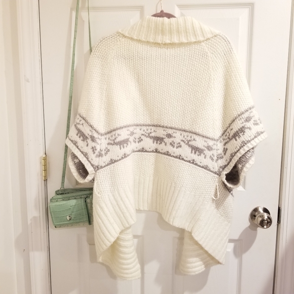 WOW CULTURE Vintage Embroidered Cardigan with Cute Reindeer Patterns - Picture 4 of 10